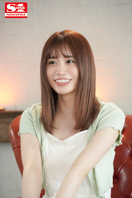 「美少女・未歩なながフェラと3P・4Pで激イキ連発!初体験3本番の3時間スペシャル」のサムネイル