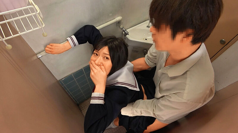 「美少女JKのトイレ盗撮映像！制服女子校生の禁断中出しSEXを隠し撮り」のサンプル画像18枚目