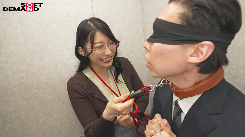 「痴女秘書・守屋よしのが男の潮吹きで責める!巨尻OLのドS覚醒プレイ」のサンプル画像17枚目