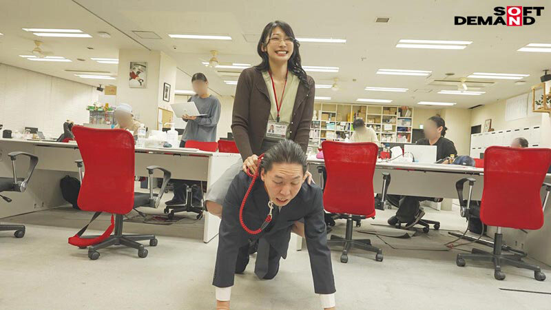 「痴女秘書・守屋よしのが男の潮吹きで責める!巨尻OLのドS覚醒プレイ」のサンプル画像3枚目