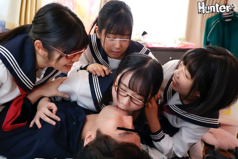 「【姉妹・女子校生】陰キャなオタク義妹と友達が中出し乱交で脱二次元!打ち解けない義妹の本性とは」のサンプル画像3枚目